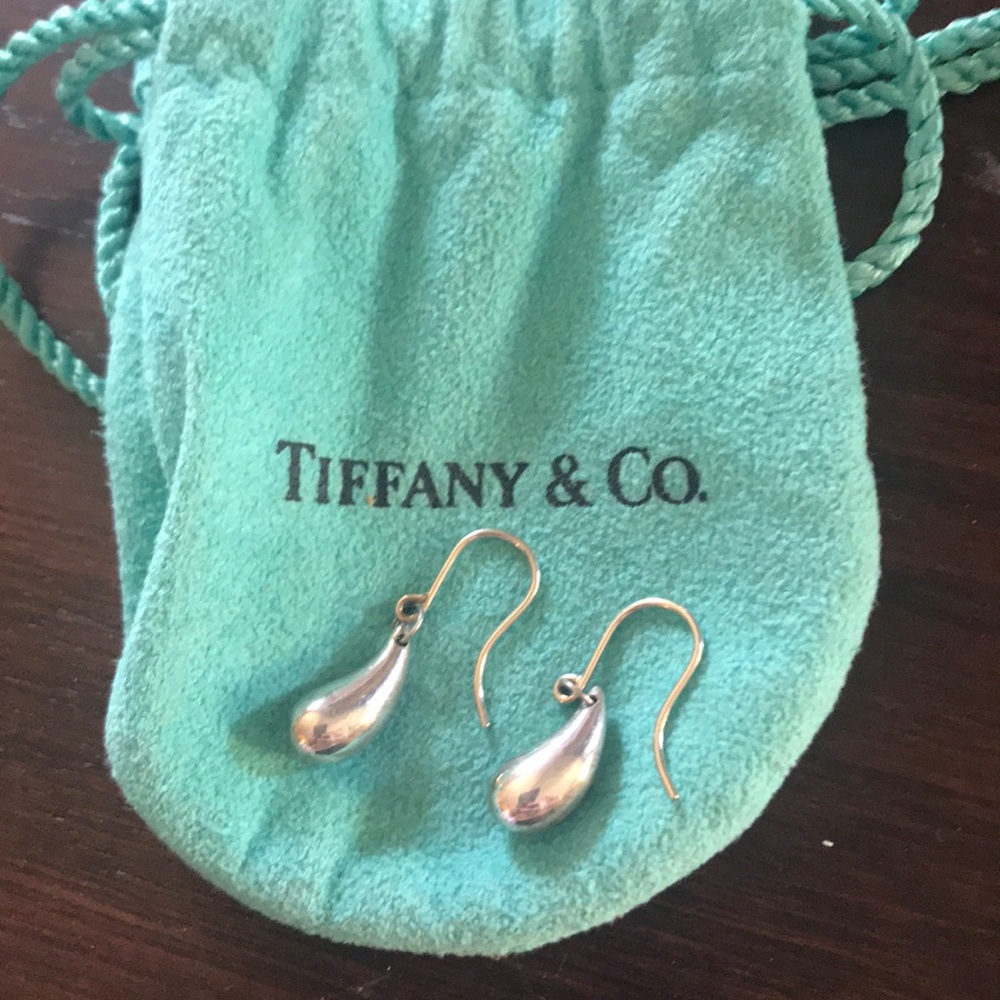 Tiffany Elsa Peretti tear drop earrimgs